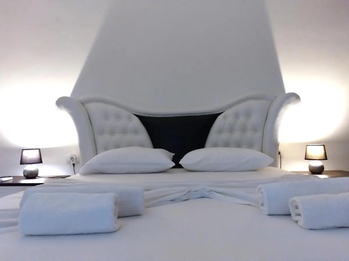 Hotel Artur Apartments Himare