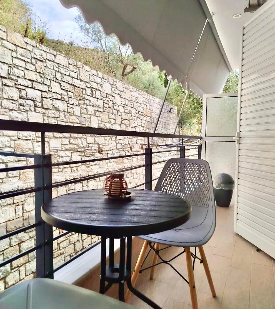 Artur Apartments Himare 0*,  Albania
