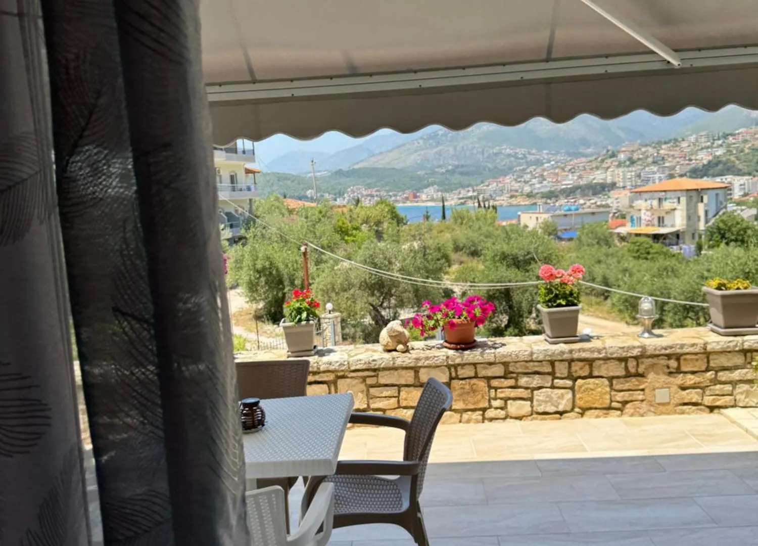 Artur Apartments Himare